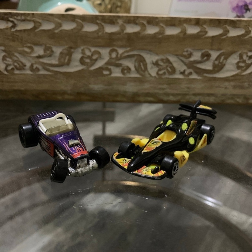 Hot Wheels 1999 and Hot Wheels 2002 Tor Cars